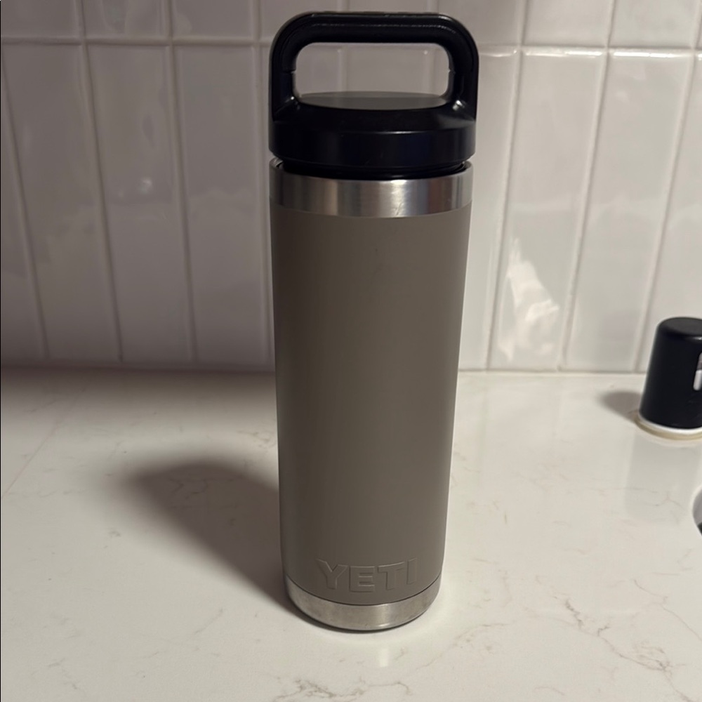 YETI 18 oz Stainless Steel Bottle with Screw Top